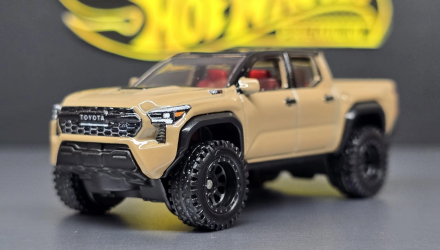 Машинка Premium Hot Wheels 2024 Toyota Tacoma TRD Pro Toyota 1:64 JBL08 Brown - Retromagaz, image 2