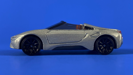 Машинка Базова Hot Wheels BMW i8 Roadster Roadsters 1:64 HKH44 Silver - Retromagaz, image 4