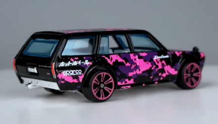 Тематична Машинка Hot Wheels Datsun 510 Wagon Neon Speeders 1:64 HLH72/HRW68 Black - Retromagaz, image 3