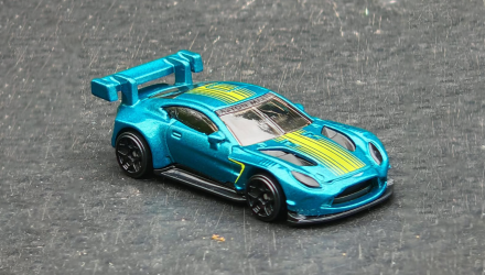 Машинка Базова Hot Wheels 2024 Aston Martin Vantage GT3 Exotics 1:64 JJH55 Green - Retromagaz, image 6