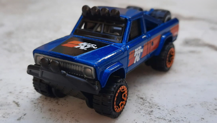 Машинка Базова Hot Wheels '73 Jeep J10 Hot Trucks 1:64 HTC31 Blue - Retromagaz, image 2