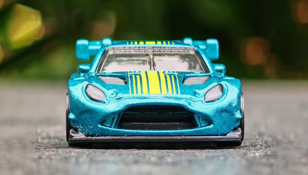 Машинка Базова Hot Wheels 2024 Aston Martin Vantage GT3 Exotics 1:64 JJH55 Green - Retromagaz, image 4