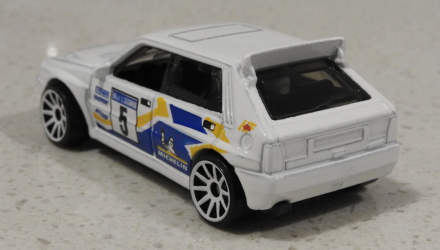 Машинка Базова Hot Wheels Lancia Delta Integrale Baja Blazers 1:64 GRX51 White - Retromagaz, image 3