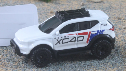 Машинка Базовая Hot Wheels Volvo XC40 Recharge Green Speed 1:64 HTC81 White - Retromagaz, image 1