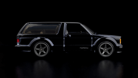 Машинка Premium Hot Wheels 1992 GMC Typhoon Red Line Club RLC 1:64 HWF06 Black - Retromagaz, image 3