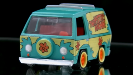 Машинка Premium Hot Wheels The Mystery Machine Scooby-Doo! Rep. Entertainment 1:64 DJF48 Green - Retromagaz, image 2