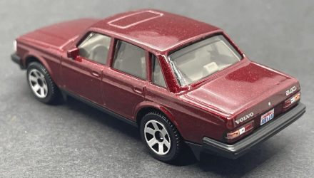 Машинка Велике Місто Matchbox 1986 Volvo 240 Metro 1:64 HVN52 Red - Retromagaz, image 2