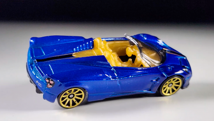 Машинка Базова Hot Wheels '17 Pagani Huayra Roadster Roadsters 1:64 HKK08 Dark Blue - Retromagaz, image 3