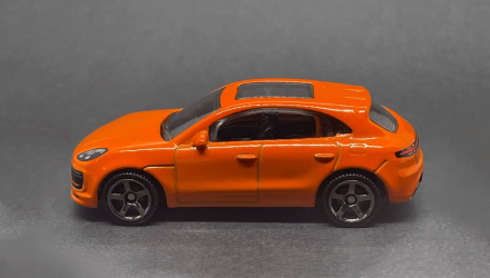 Машинка Велике Місто Matchbox Porsche Macan Roadtrip 1:64 HKX28/HVN65 Orange - Retromagaz, image 3