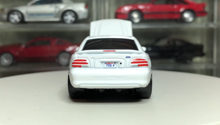 Тематична Машинка Matchbox 1995 Ford Mustang SVT Cobra R Moving Parts 1:64 JHV30 White - Retromagaz, image 5