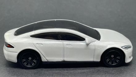 Машинка Большой Город Matchbox Tesla Model S Showroom 1:64 HLC59 White - Retromagaz, image 3