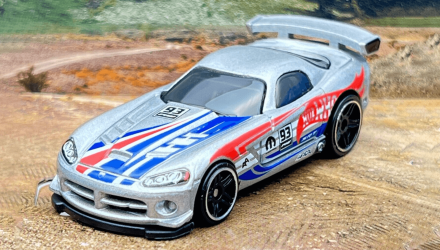 Машинка Базовая Hot Wheels Dodge Viper SRT10 ACR Exotics 1:64 HTC27 Silver - Retromagaz, image 1