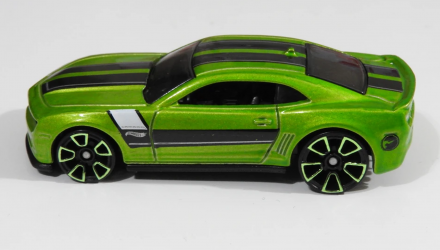 Машинка Базова Hot Wheels 2013 Chevy Camaro Special Edition Treasure Hunts Dream Garage 1:64 GHD73 Green - Retromagaz, image 4