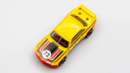 Машинка Базовая Hot Wheels '73 BMW 3.0 CSL Race Car Retro Racers 1:64 HCW51 Yellow - Retromagaz, image 4