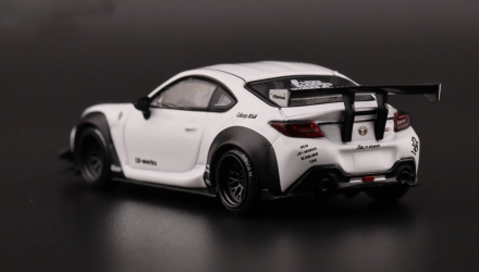 Машинка Premium MINI GT GR86 LB Nation 1:64 MGT00769 White - Retromagaz, image 8