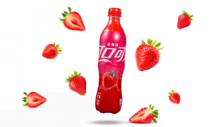 Напиток Coca-Cola Азиатская Strawberry 500ml - Retromagaz, image 1