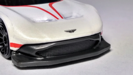 Машинка Базова Hot Wheels Aston Martin Vulcan Factory Fresh 1:64 GHC01 White - Retromagaz, image 5