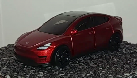 Машинка Базовая Hot Wheels Tesla Model Y Red Edition 1:64 HKL53 Dark Red - Retromagaz, image 2