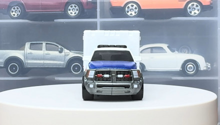 Тематическая Машинка Matchbox 2019 Dodge Ram Ambulance The Movie Series Moving Parts 1:64 JKH45 White - Retromagaz, image 4