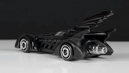 Машинка Базова Hot Wheels Batman Forever Batmobile Batman 1:64 HKG38 Black - Retromagaz, image 4