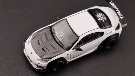 Машинка Premium MINI GT GR86 LB Nation 1:64 MGT00769 White - Retromagaz, image 6