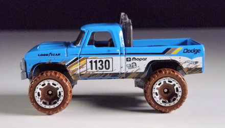 Машинка Базова Hot Wheels '70 Dodge Power Wagon Mud Studs 1:64 HKH76 Light Blue - Retromagaz, image 4