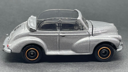 Тематическая Машинка Matchbox Morris Minor 70th Special Edition Moving Parts 1:64 FWD28/HLG35 Silver - Retromagaz, image 4