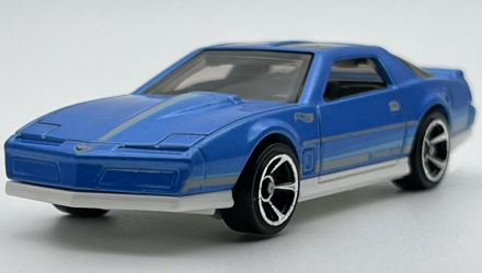 Машинка Базовая Hot Wheels '84 Pontiac Firebird Muscle Mania 1:64 HKJ57 Metallic Blue - Retromagaz, image 2