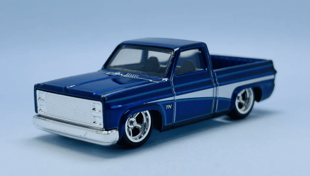 Машинка Базовая Hot Wheels '83 Chevy Silverado Super Treasure Hunt STH Then and Now 1:64 HTF44 Blue - Retromagaz, image 1