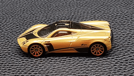 Машинка Базовая Hot Wheels Pagani Huayra Exotics 1:64 GRY90 Gold - Retromagaz, image 2