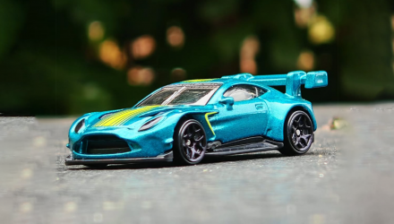 Машинка Базова Hot Wheels 2024 Aston Martin Vantage GT3 Exotics 1:64 JJH55 Green - Retromagaz, image 1