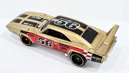 Машинка Базовая Hot Wheels '69 Dodge Charger Daytona HW Starting Grid 1:64 JJH97 Gold - Retromagaz, image 2