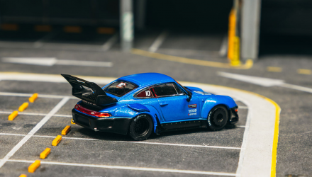 Машинка Premium Tarmac Works Porsche RWB 993 10th Anniversary Diecast Scale Model Car 1:64 T64-TL017-10TH Blue - Retromagaz, image 2