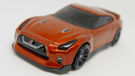 Машинка Базовая Hot Wheels '17 Nissan GT-R (R35) Nightburnerz 1:64 DTW99 Orange - Retromagaz, image 2