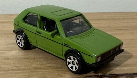 Машинка Большой Город Matchbox 1976 Volkswagen Golf GTI MK1 Metro 1:64 HLC96 Green - Retromagaz, image 2