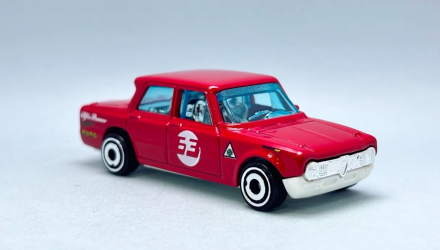 Машинка Базовая Hot Wheels Alfa Romeo Giulia TI Super Compact Kings 1:64 HYW40 Red - Retromagaz, image 1