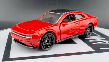 Тематическая Машинка Matchbox Dodge Charger Daytona R/T Moving Parts 1:64 FWD28/JBW53 Red - Retromagaz, image 1