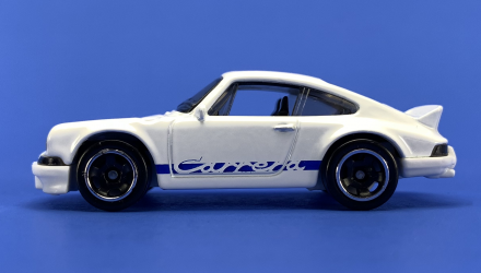 Машинка Базова Hot Wheels '75 Porsche 911 Carrera RS 2.7 Retro Racers 1:64 HKG42 White - Retromagaz, image 4