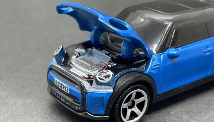 Тематична Машинка Matchbox Mini Cooper 2022 Mini EV Moving Parts 1:64 FWD28/HVM80 Blue - Retromagaz, image 4