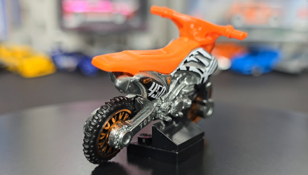 Машинка Базова Hot Wheels HW450F Wastelander Xtreme Sports 1:64 HTC00 Orange - Retromagaz, image 2