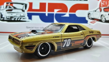Машинка Базовая Hot Wheels '70 Dodge Hemi Challenger Nightspeed 1:64 JJJ07 Gold - Retromagaz, image 1