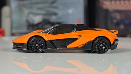 Машинка Базовая Hot Wheels McLaren W1 Race Day 1:64 HYW41 Orange - Retromagaz, image 3