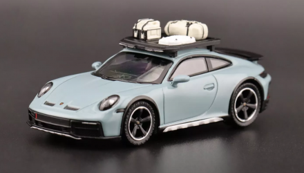 Машинка Premium MINI GT 911 Dakar 1:64 MGT00780-CH Green Машинка Premium MINI GT 911 Dakar 1:64 MGT00780-CH Green - Retromagaz, image 1
