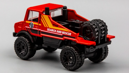 Машинка Базовая Hot Wheels 75 Mercedes-Benz Unimog 1300 Rescue GTB08 Red Новый - Retromagaz, image 3