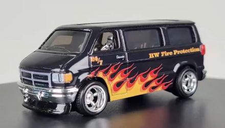 Машинка Premium Hot Wheels Dodge Van Boulevard 1:64 HKF15 Black - Retromagaz, image 2