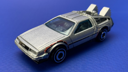 Машинка Базова Hot Wheels DeLorean DMC-12 Back to the Future Time Machine Screen Time 1:64 HCV54 HHF15 Silver - Retromagaz, image 2