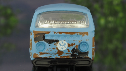 Машинка Базовая Hot Wheels Volkswagen T2 Pickup Hot Trucks 1:64 FJW56 Blue - Retromagaz, image 5