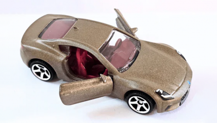 Тематическая Машинка Matchbox 2024 Maserati Grandturismo Folgore Moving Parts 1:64 JBW56 Brown image_3 Тематическая Машинка Matchbox 2024 Maserati Grandturismo Folgore Moving Parts 1:64 JBW56 Brown - Retromagaz, image 3