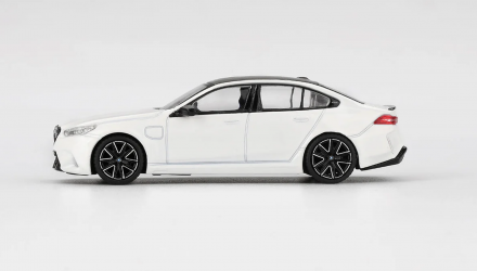 Машинка Premium MINI GT BMW M5 (G90) 1:64 MGT01092 White - Retromagaz, image 3