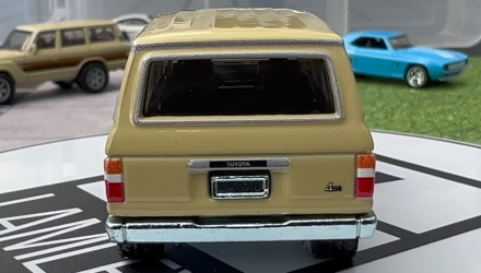 Машинка Premium Hot Wheels Toyota Land Cruiser FJ60 Fast & Furious 1:64 HNW46/HNW53 Tan - Retromagaz, image 6